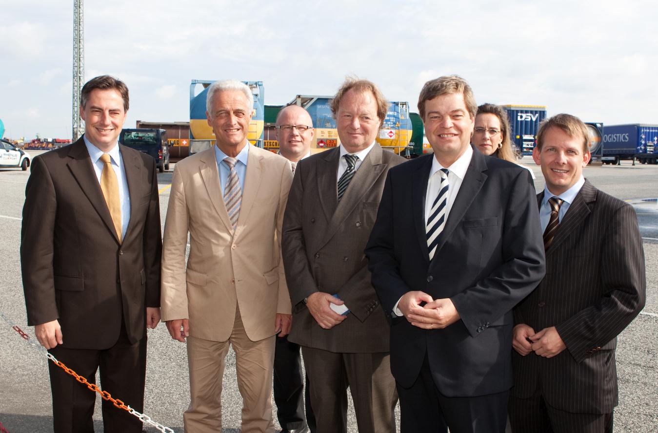 Hafenwirtschaftsgemeinschaft Cuxhaven empfängt Bundesminister Ramsauer Hafenwirtschaftsgemeinschaft Cuxhaven empfängt Bundesminister Ramsauer