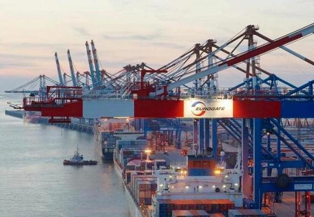 Das größte Containerschiff der Welt in Bremerhaven